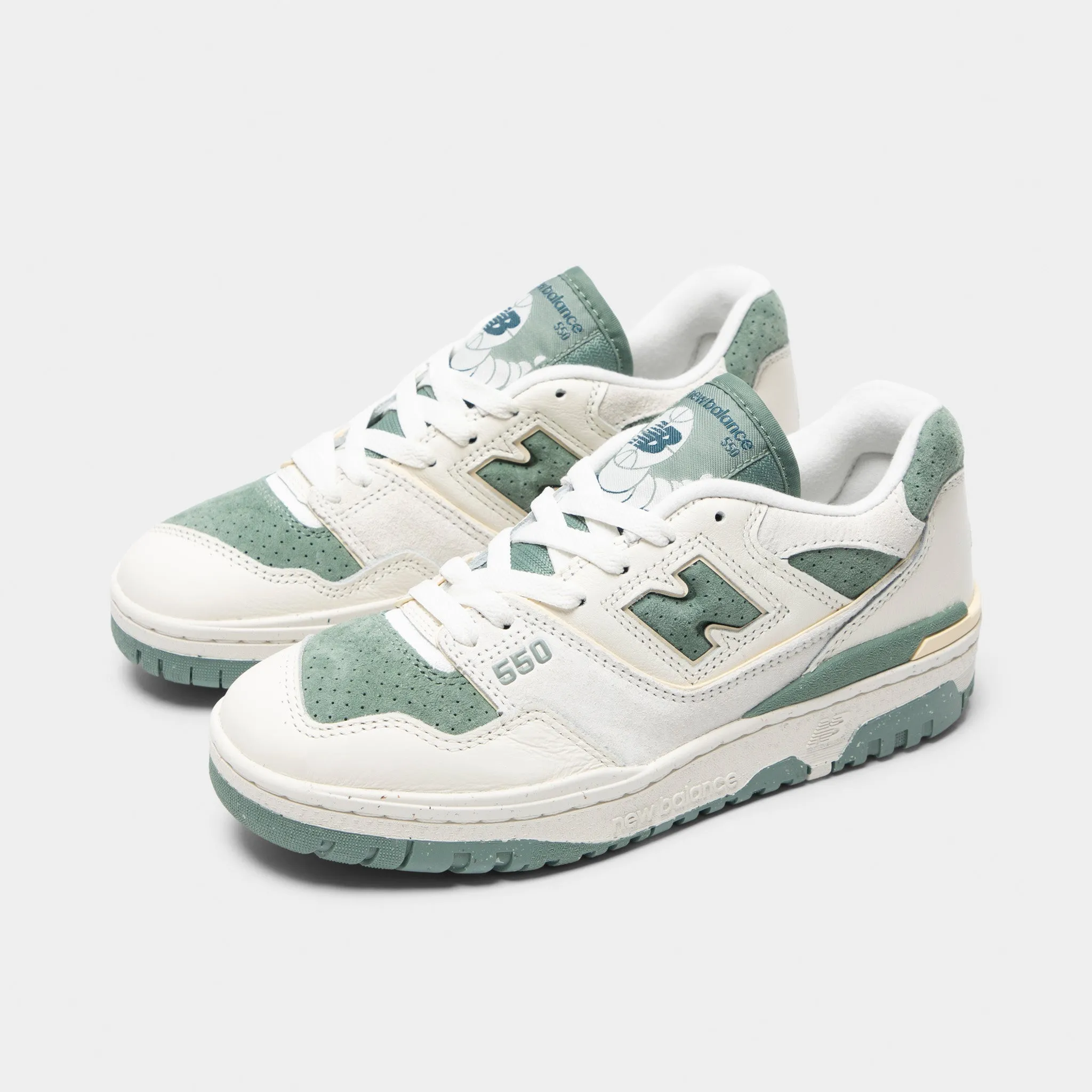 New Balance Women's 550 Sea Salt / Dark Juniper