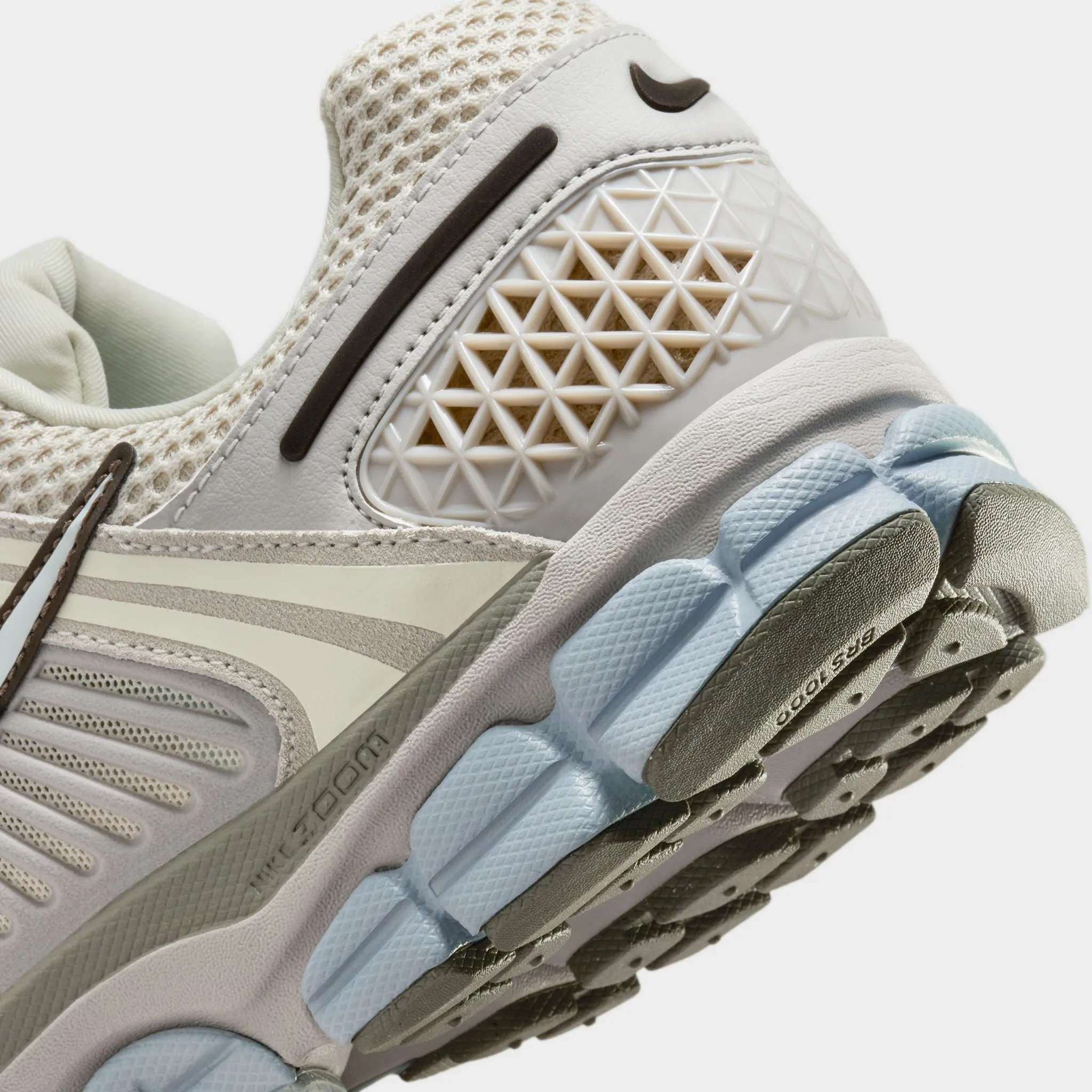 Nike Zoom Vomero 5 SE /  Light Orewood Brown