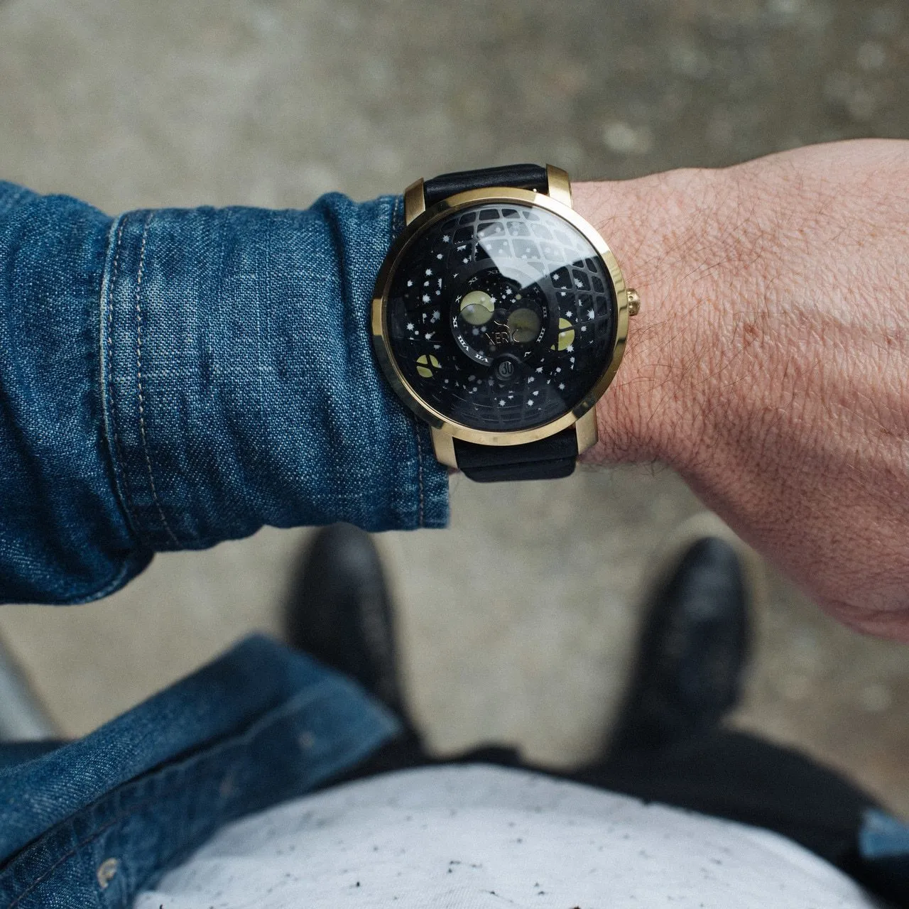 Trappist-1 American Moonphase Gold Black